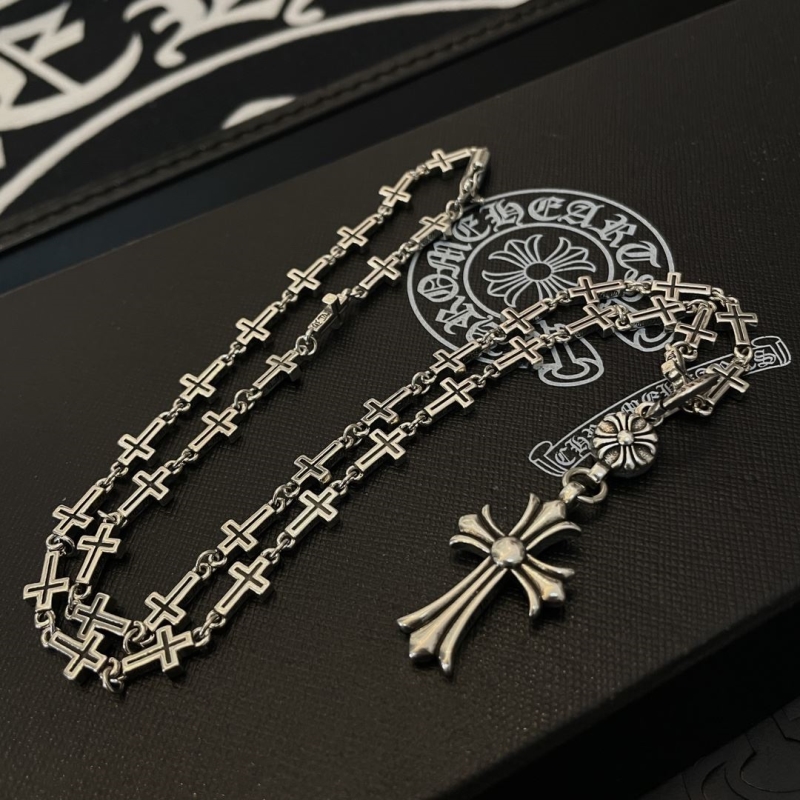 Ch*0me He**ts necklaces